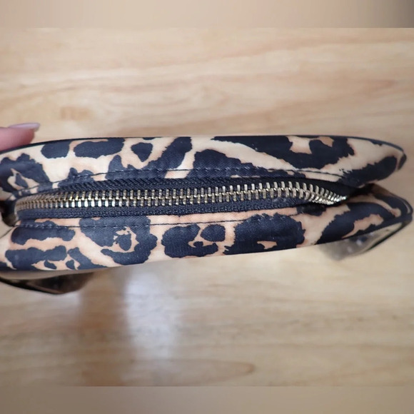 Victoria’s Secret Makeup Bag Set Leopard and Gold - Picture 4 of 11